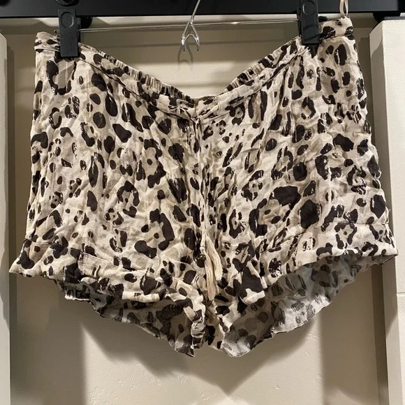 🎉Limited Time Price🎉 Spell Wild Ones Shorts - Large - Picture 2 of 16